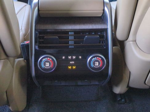 Used 2023 Land Rover Range Rover SE image 26