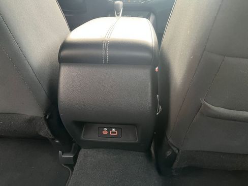 Used 2025 Nissan Altima 2.5 SV FWD image 23