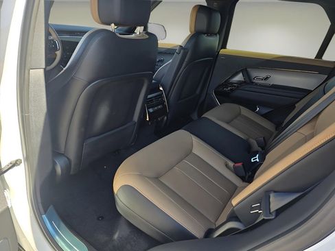 Used 2025 Land Rover Range Rover Sport Dynamic SE image 15
