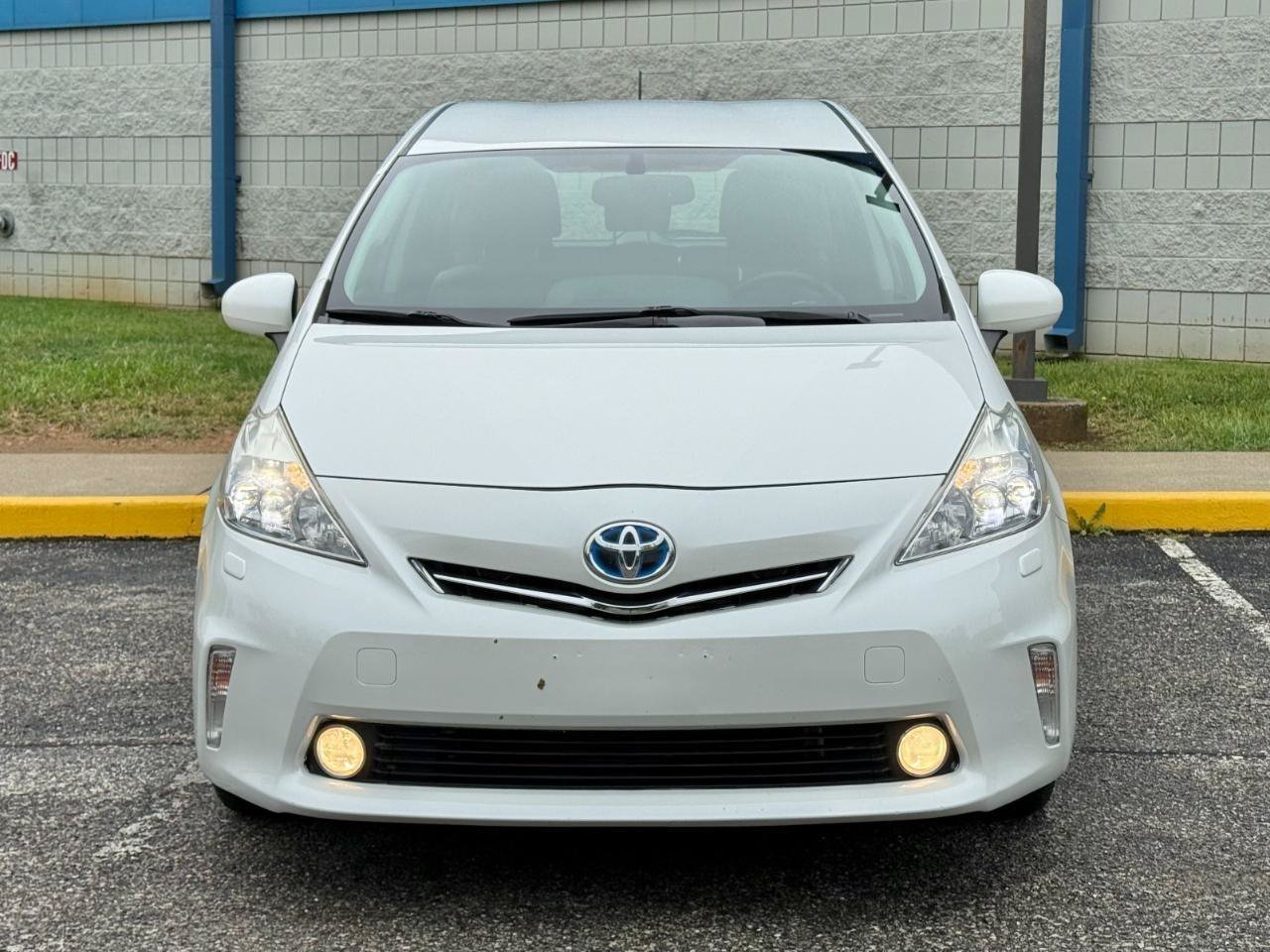 Used 2013 Toyota Prius V Five FWD image 2