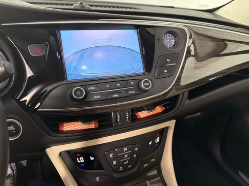 Used 2019 Buick Envision Essence FWD image 16