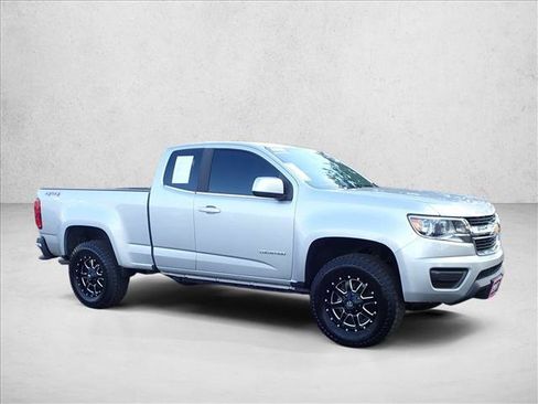 Used 2017 Chevrolet Colorado LT AWD/4WD image 6