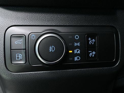 Used 2024 Ford Escape SE image 25