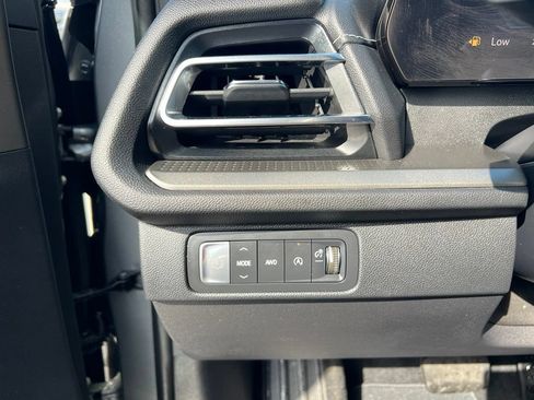 Used 2024 Chevrolet Traverse LS AWD/4WD image 51