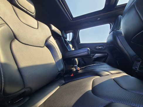 Used 2021 Jeep Cherokee Latitude Lux 80th Anniv w/ Quick Order Package 26U 80TH image 15