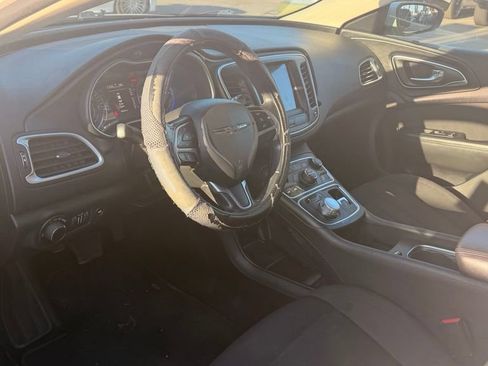 Used 2015 Chrysler 200 Limited w/ Convenience Group FWD image 6