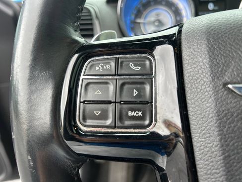 Used 2014 Chrysler 300 S AWD/4WD image 22