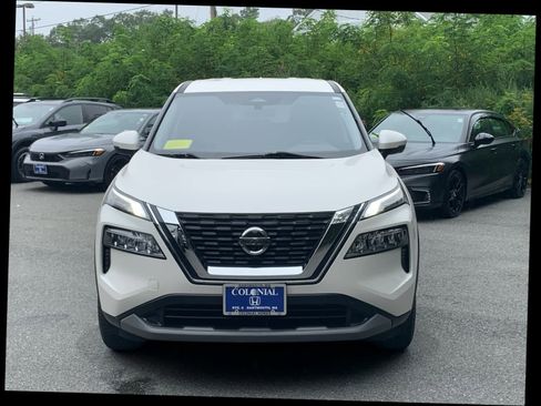 Used 2021 Nissan Rogue SV image 11