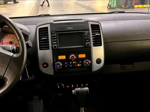 Used 2018 Nissan Frontier PRO-4X image 18