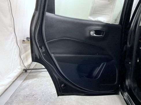 Used 2021 Jeep Compass Latitude image 18