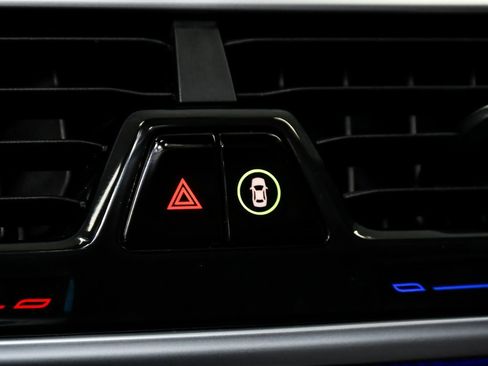 Used 2022 BMW 750i xDrive w/ Executive Package image 53