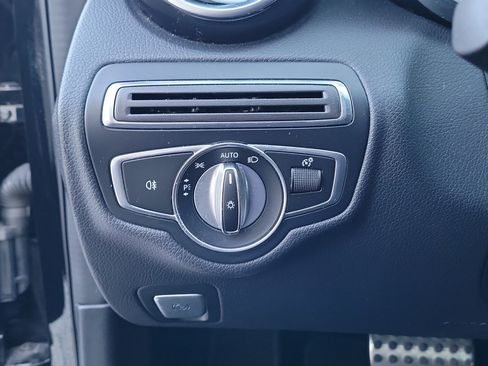 Used 2018 Mercedes-Benz C 300 Sedan image 23
