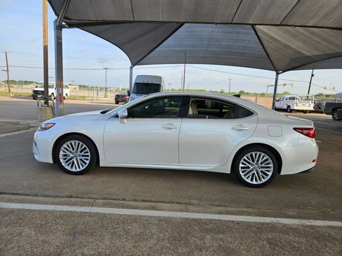 Used 2018 Lexus ES 350 w/ Ultra Luxury Package image 9