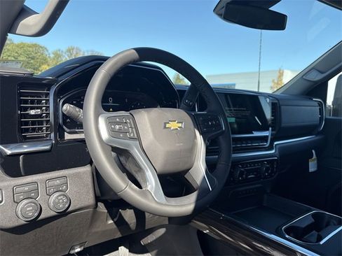New 2026 Chevrolet Silverado 2500 LT image 10