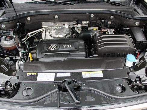 Certified 2023 Volkswagen Atlas Cross Sport SE image 30