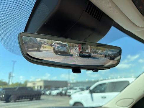 Used 2023 GMC Yukon XL Denali w/ Denali Reserve Package image 29