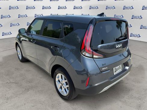 Used 2025 Kia Soul LX w/ LX Technology Package FWD image 5