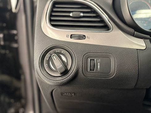 Used 2017 Dodge Journey Crossroad image 29