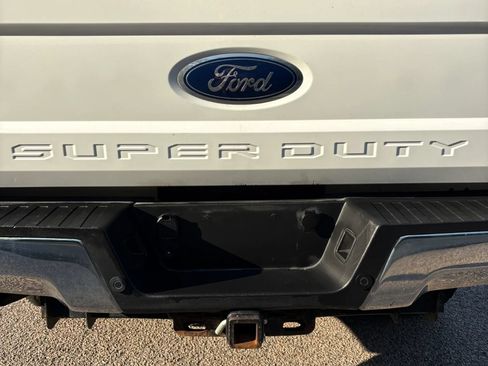 Used 2018 Ford F250 XLT w/ XLT Premium Package AWD/4WD image 44