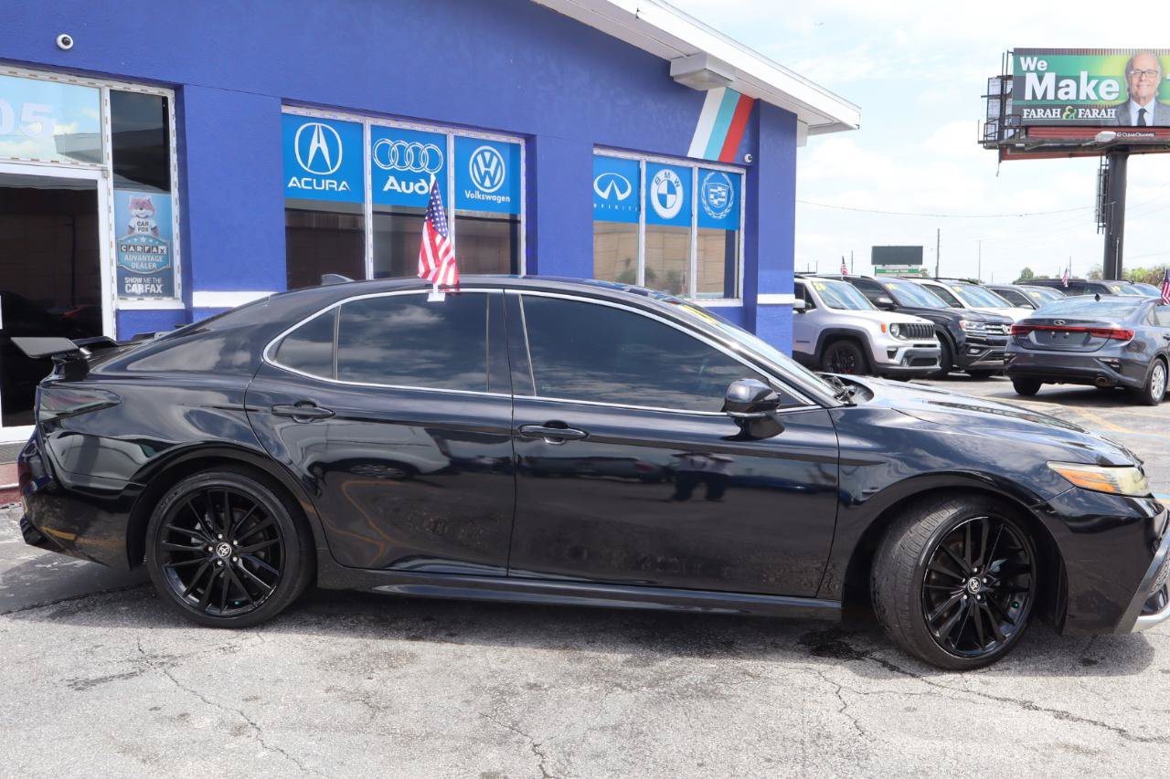 Used 2021 Toyota Camry XSE FWD image 4
