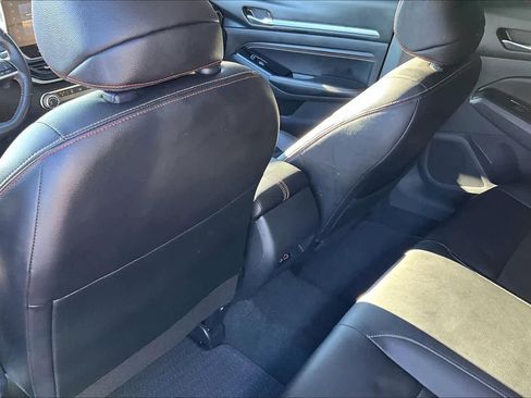 Used 2023 Nissan Altima 2.5 SR w/ SR Premium Package image 12