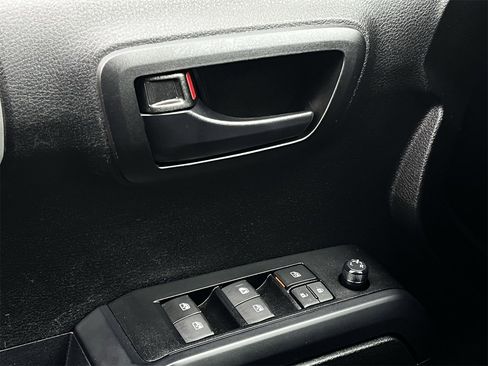 Used 2023 Toyota Tacoma SR image 21