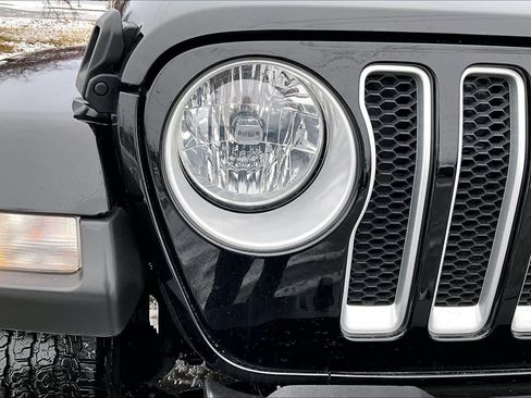 Used 2023 Jeep Wrangler Sahara w/ Cold Weather Group image 31