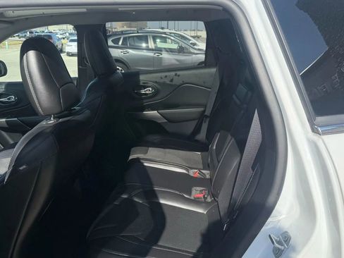 Used 2019 Jeep Cherokee Limited w/ Technology Group image 20