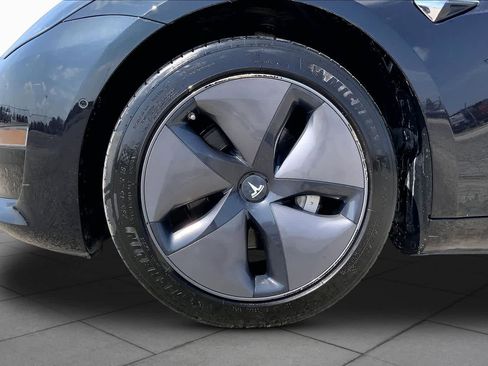 Used 2018 Tesla Model 3 Long Range RWD image 10