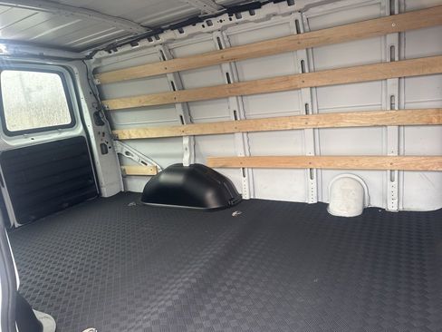 Used 2024 GMC Savana 2500 w/ Driver Convenience Package image 14