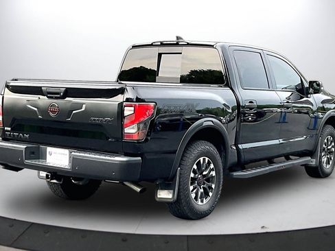 Used 2023 Nissan Titan PRO-4X w/ Pro-4x Convenience Package AWD/4WD image 9