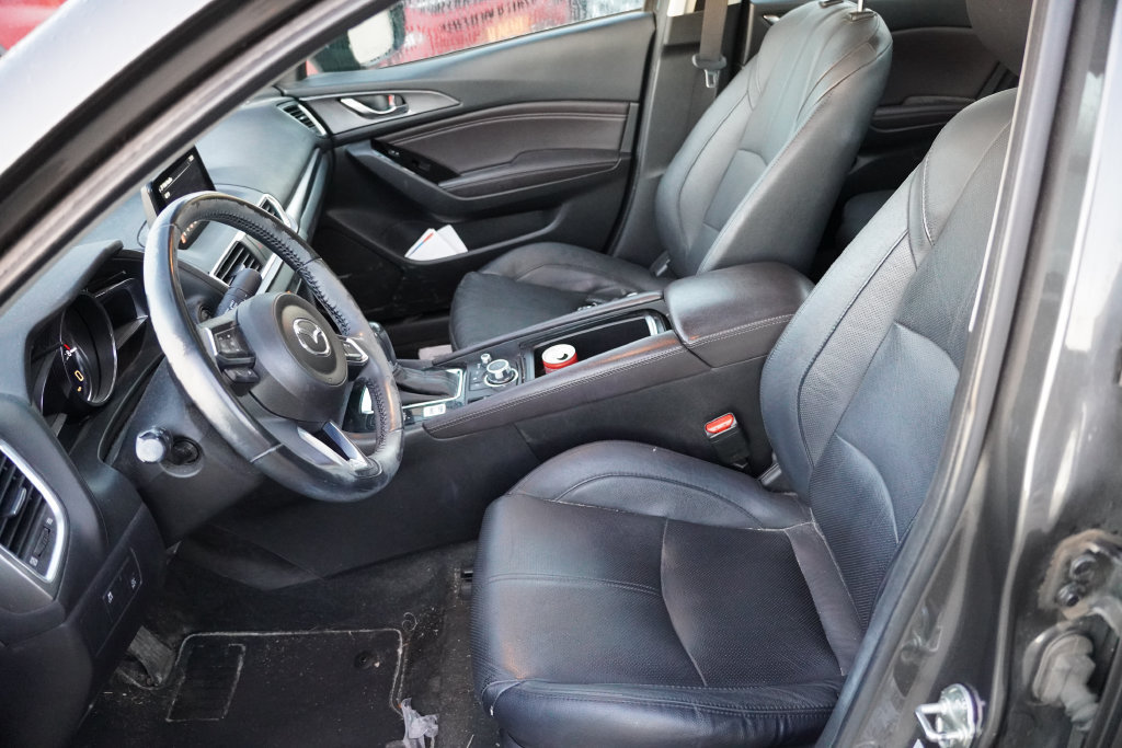 Used 2017 MAZDA MAZDA3 Grand Touring FWD image 4