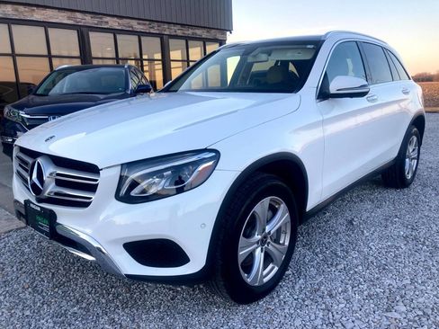 Used 2018 Mercedes-Benz GLC 300 4MATIC image 2