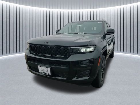 New 2025 Jeep Grand Cherokee L Laredo image 22