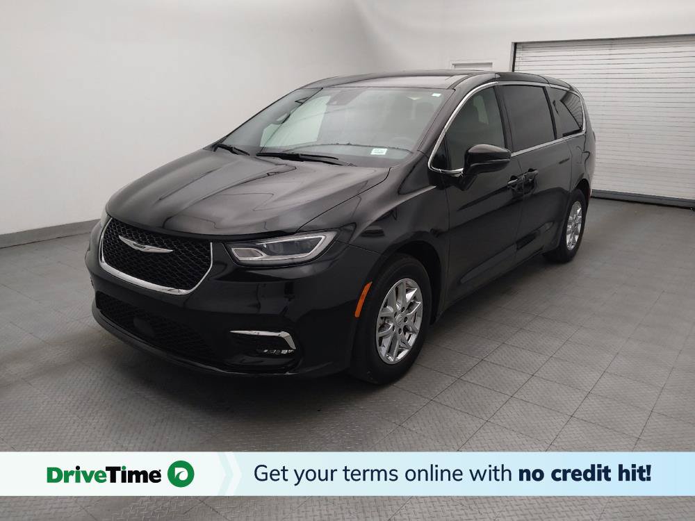Used 2025 Chrysler Pacifica Select FWD image 1