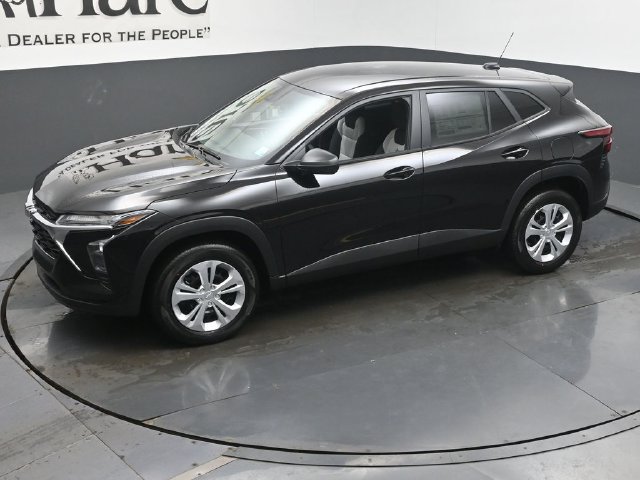 New 2026 Chevrolet Trax LS FWD image 22