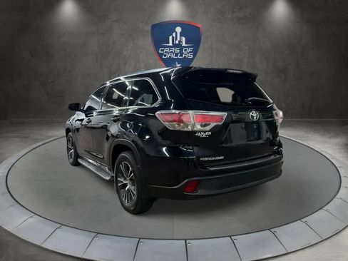 Used 2016 Toyota Highlander XLE FWD image 3