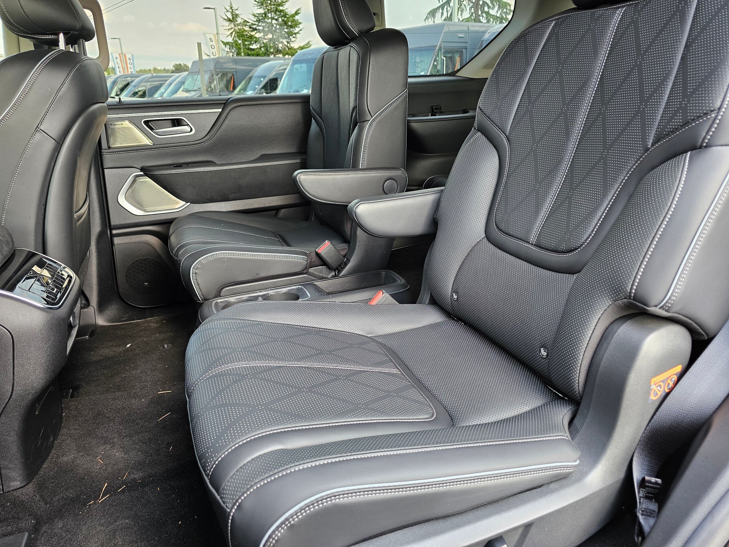 Used 2025 INFINITI QX80 Sensory AWD/4WD image 21