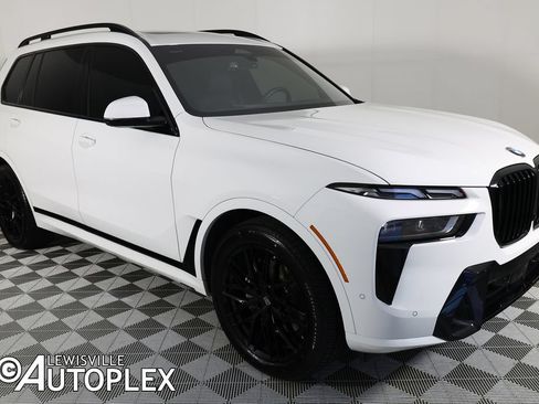 Used 2025 BMW X7 xDrive40i w/ M Sport Package AWD/4WD image 3
