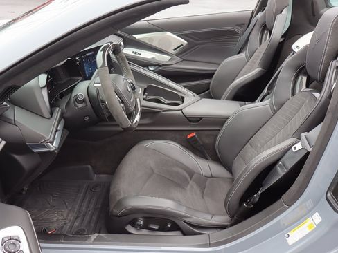 Used 2025 Chevrolet Corvette Z06 w/ Z07 Performance Package image 4