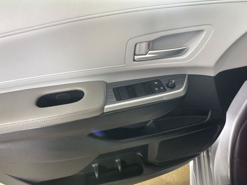 Used 2025 Toyota Sienna XLE w/ XLE Plus Package AWD/4WD image 27