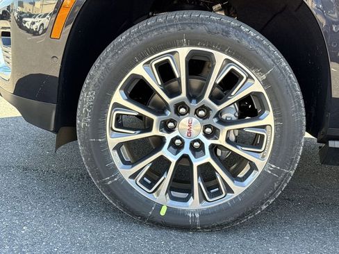 New 2026 GMC Yukon XL Denali AWD/4WD image 12