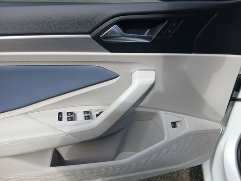 New 2025 Volkswagen Jetta SE image 11