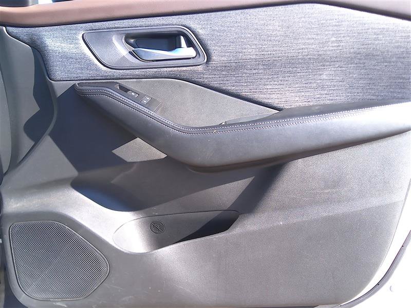 Used 2023 Nissan Rogue SV AWD/4WD image 16