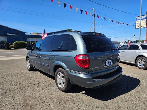 Used 2005 Dodge Grand Caravan SXT w/ Premium Group FWD image 5