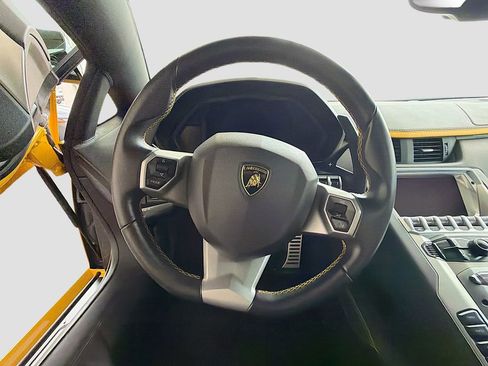 Used 2018 Lamborghini Aventador S image 34