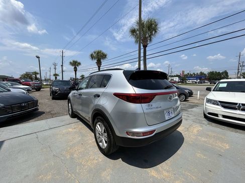 Used 2017 Kia Sportage LX w/ LX Popular Package FWD image 2