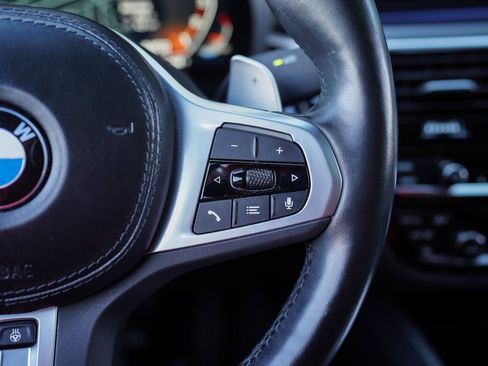 Used 2023 BMW M550i xDrive w/ Dynamic Handling Package image 29