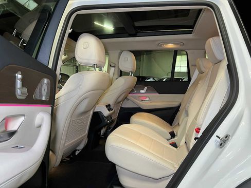 Used 2025 Mercedes-Benz GLS 450 4MATIC image 19