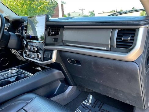 Used 2024 Ford Expedition Max XLT AWD/4WD image 24